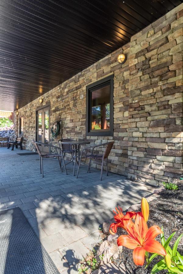 Canyon Ridge Lodge Golden Exterior photo
