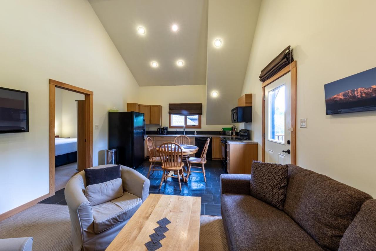 Canyon Ridge Lodge Golden Exterior photo